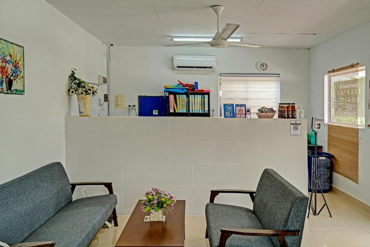 Capital O 90423 Teratai Chalet Ξενοδοχείο Kampong Raja Εξωτερικό φωτογραφία