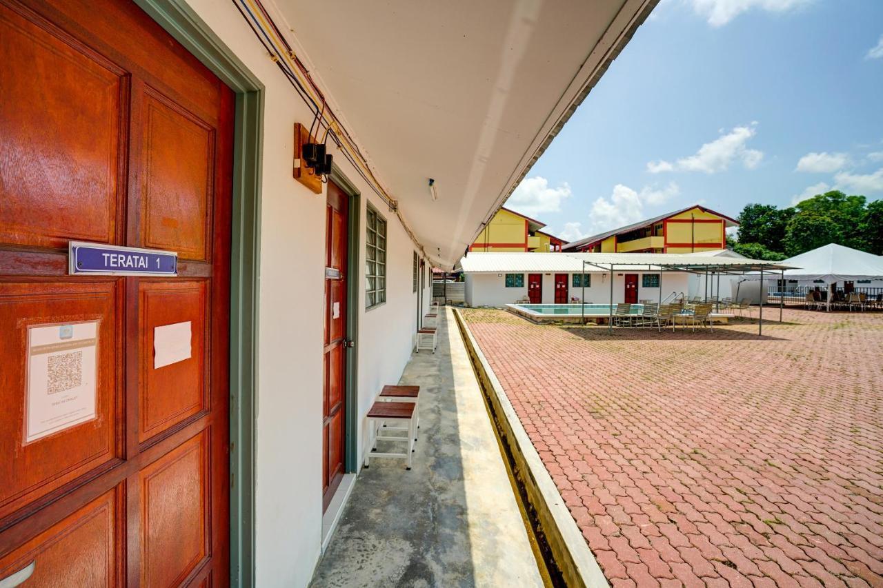 Capital O 90423 Teratai Chalet Ξενοδοχείο Kampong Raja Εξωτερικό φωτογραφία