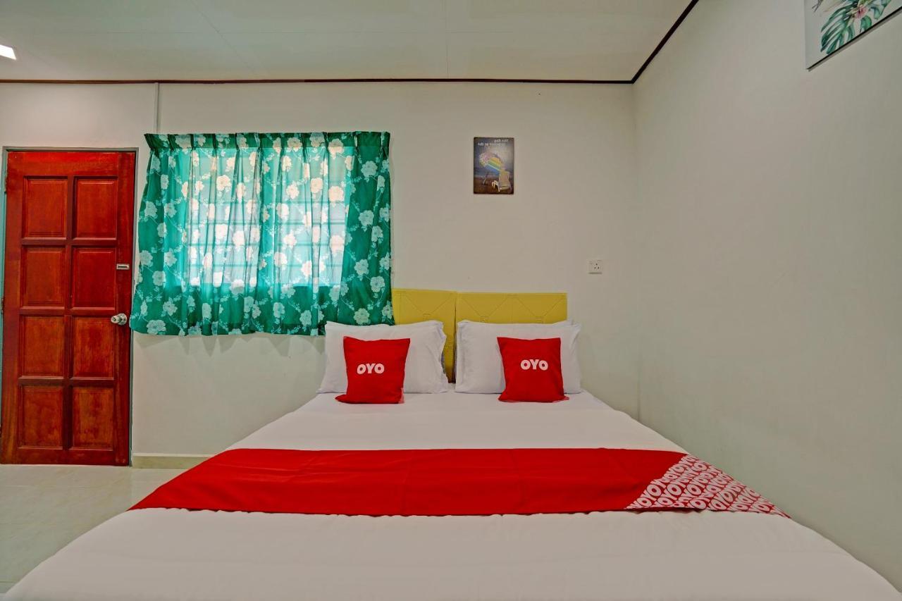 Capital O 90423 Teratai Chalet Ξενοδοχείο Kampong Raja Εξωτερικό φωτογραφία